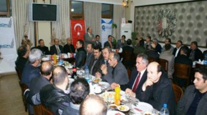 Vali &Ccedil;i&ccedil;ek: İlimizin kalkınmasında işadamlarımıza b&uuml;y&uuml;k g&ouml;rev d&uuml;ş&uuml;yor