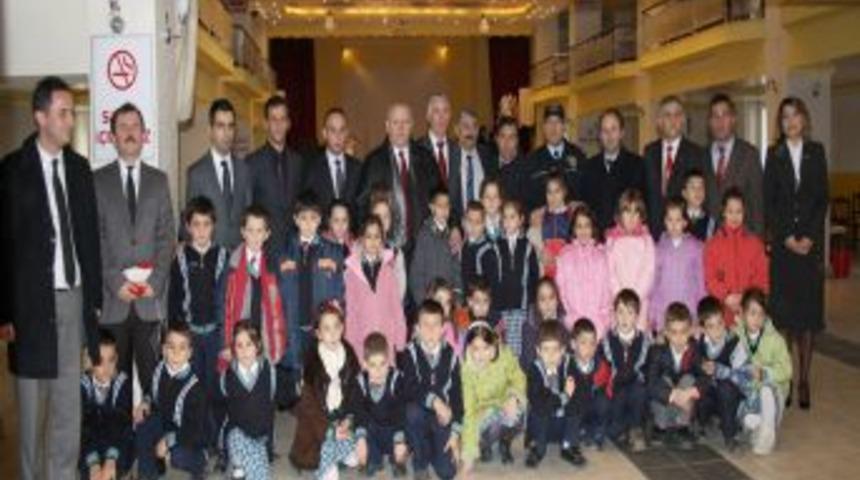 Vakfıkebir&rsquo;de &ouml;ğretmenler g&uuml;n&uuml; t&ouml;renlerle kutlandı