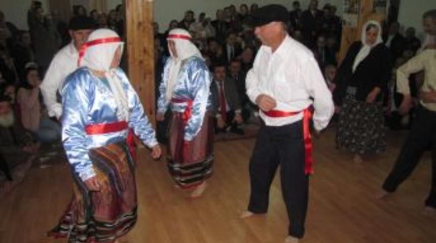 Kimse Yok Mu Derneği &Uuml;nye'de Aşure ile 'birliktelik' mesajları verdi