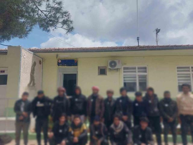 Şanlıurfa&rsquo;da 68 ka&ccedil;ak g&ouml;&ccedil;men yakalandı 3