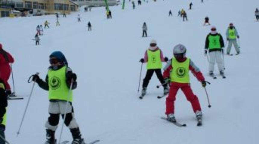 Uludağ&rsquo;da sağanak yağmur korkuttu