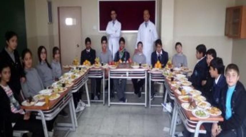 G&uuml;ney Afrikalı &ouml;ğrenciler Malatya'da Yerli Malı Haftası kutladı