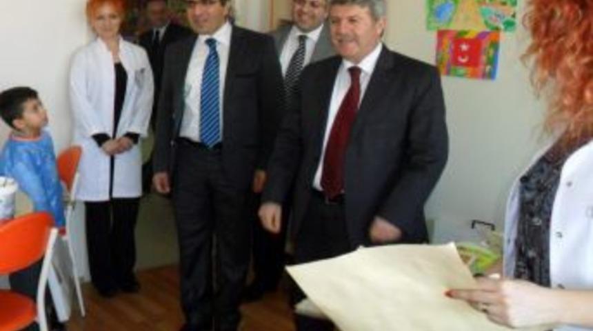 G&uuml;lsar: &Ccedil;ocuklarımıza doğru eğitim vermek &ccedil;ok &ouml;nemli