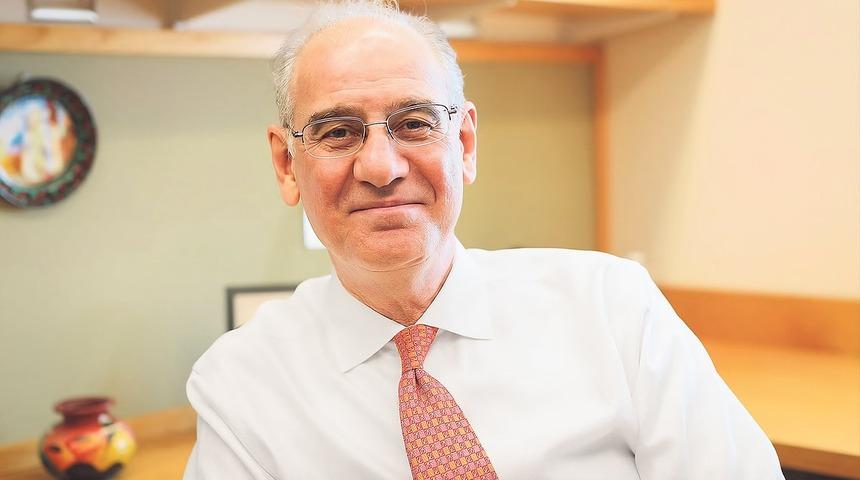 Harvard'ın tarihinde bir ilk! Dekanlık g&ouml;revine T&uuml;rk bilim insanı getirildi