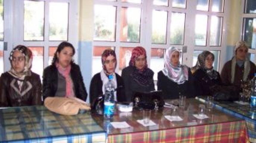 Karataşlılar depremzede misafirlere aşure ikram etti