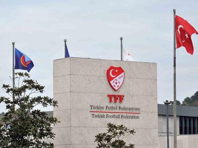 Fenerbah&ccedil;e&rsquo;de Dirk Kuyt&rsquo;a verilen para cezası onandı