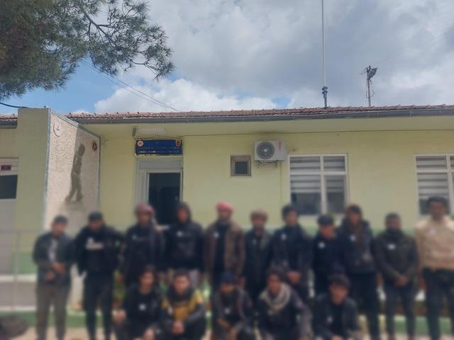 Şanlıurfa’da 68 kaçak göçmen yakalandı 3