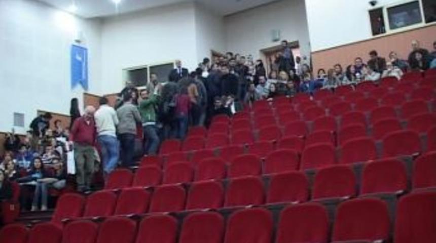 İstihdam fuarında protesto şoku