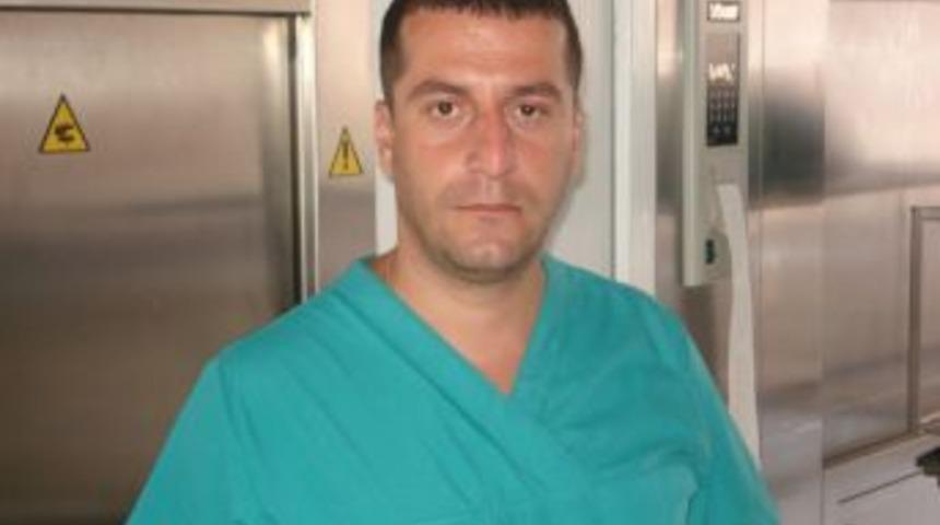 Sağlık memuru, g&ouml;rev yaptığı hastanenin yakınında silahlı saldırıya uğradı