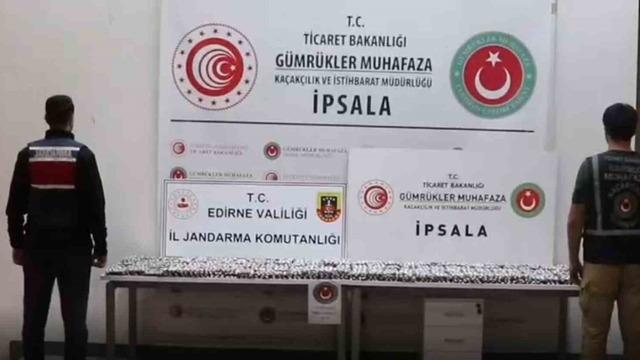 İpsala’da kamyonetin yolcu koltuğunun altından 17 bin 121 kapsül uyuşturucu çıktı