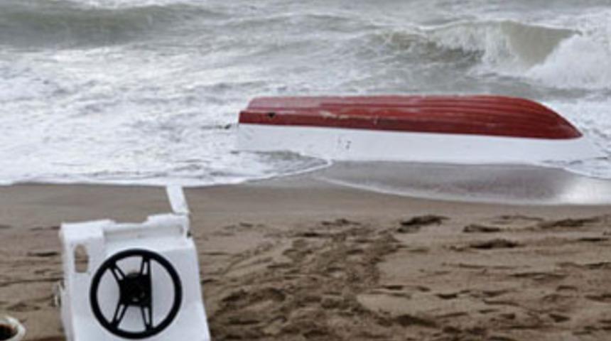 Antalya'da tekne alabora oldu, 1 kişi &ouml;ld&uuml;