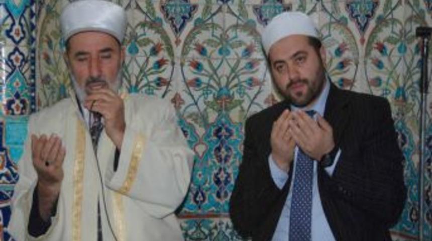 Depremde &ouml;len &ouml;ğretmenlerin ruhuna Mevlid-i Şerif okutuldu