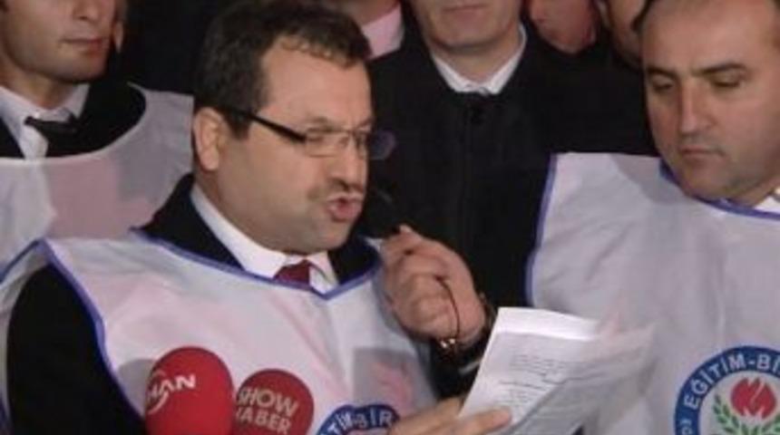 Eğitim-Bir-Sen'den Bakan Din&ccedil;er'e t&uuml;rk&uuml;l&uuml; g&ouml;nderme