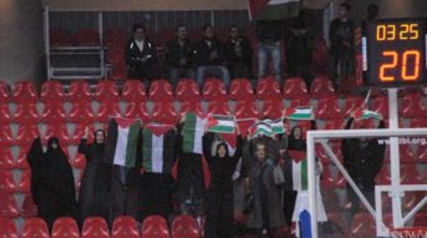 Basketbol maçında İsrail protesto edildi