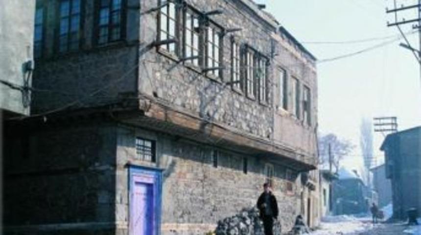 B&uuml;y&uuml;kşehir Belediyesi, eski Erzurum evlerini satın alıyor