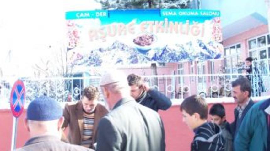 &Ccedil;amardı Sema Okuma Salonu 600 kişiye aşure dağıttı