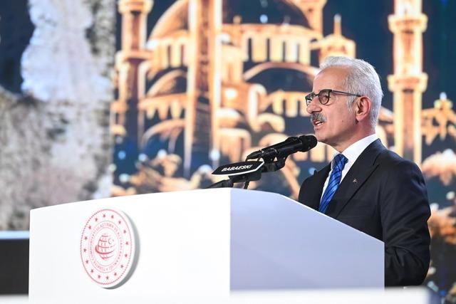 Bakan Uraloğlu duyurdu:  &Ccedil;erkezk&ouml;y-Edirne arası 54 dakikaya d&uuml;şt&uuml;  2