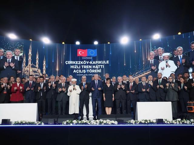 Bakan Uraloğlu duyurdu: '&Ccedil;erkezk&ouml;y-Edirne arası 54 dakikaya d&uuml;şt&uuml;'