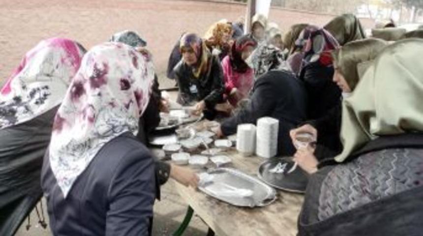 Rıdvan Hoca Vakfı'ndan aşure etkinliği