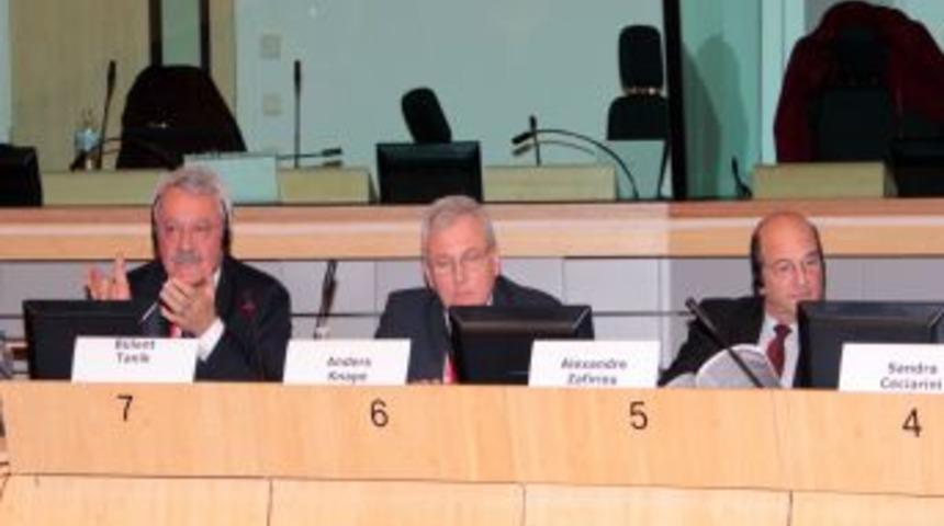 Başkan Tanık: Akdeniz ayırıcı değil, birleştirici bir k&ouml;pr&uuml;d&uuml;r