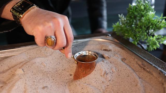 9 milyon yıllık kaya tuzuyla kahve keyfi! Tadına bakan bir daha istiyor