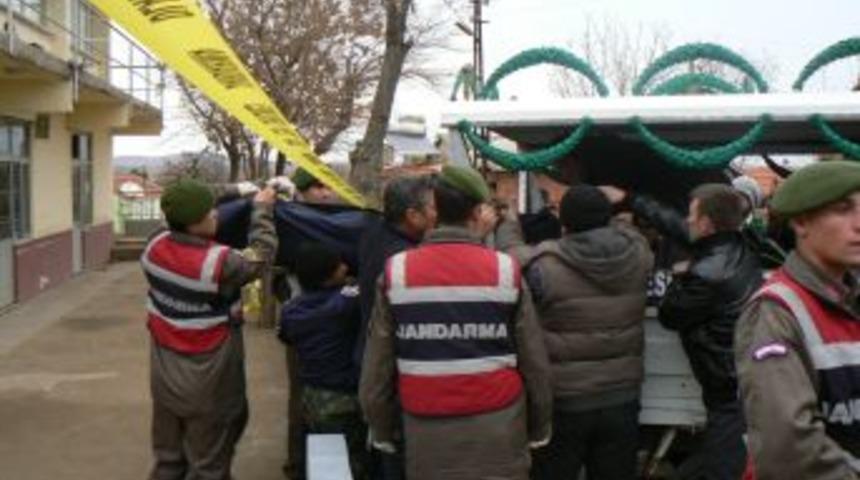 Enez&rsquo;de emekli Baş&ccedil;avuş dehşet sa&ccedil;tı: 2 &ouml;l&uuml;,1 yaralı