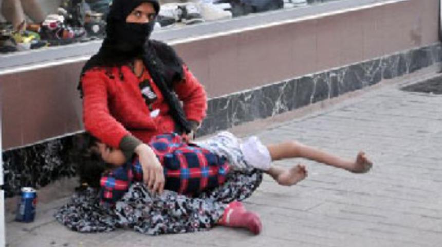 Engelli &ccedil;ocuğunu dilendiren anneye ceza