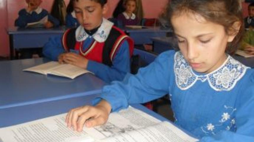 Okutan Okul, Okuyan &Ouml;ğrenci Projesi ile her sınıf bir kitaplığa kavuştu