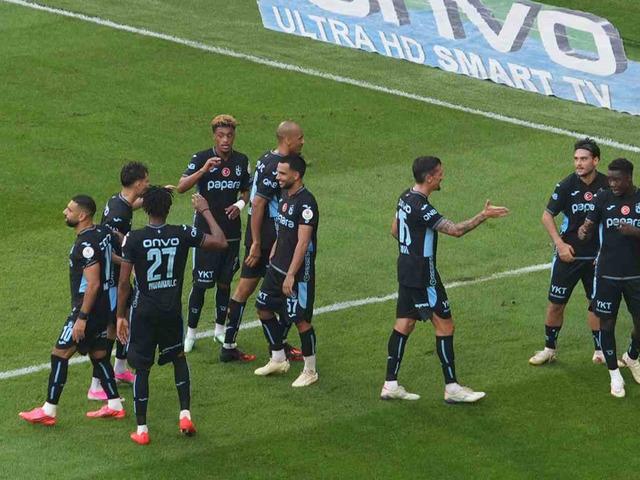 Trabzonspor, Karadeniz derbisinde Samsunspor'u rahat ge&ccedil;ti!