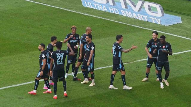 Trabzonspor, Karadeniz derbisinde Samsunspor'u rahat geçti!