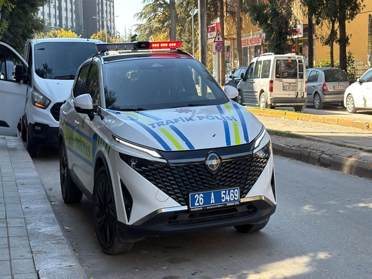 Motosikletin yayaya &ccedil;arptığı kaza kamerada; 2 yaralı 2