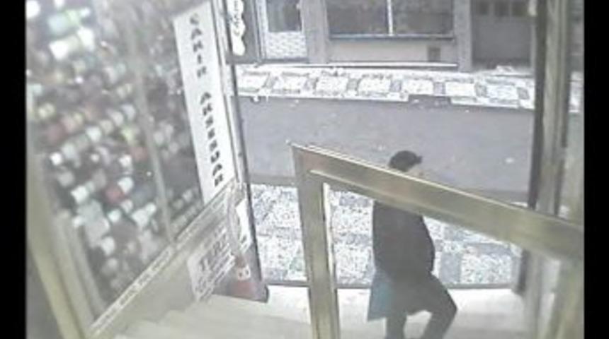 'Pişkin' hırsız, selam verip iş yerinden ayrıldı