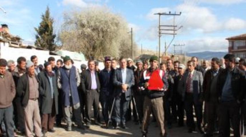 Kazaları &ouml;nlemek i&ccedil;in trakt&ouml;r sahiplerine reflekt&ouml;r dağıtıldı