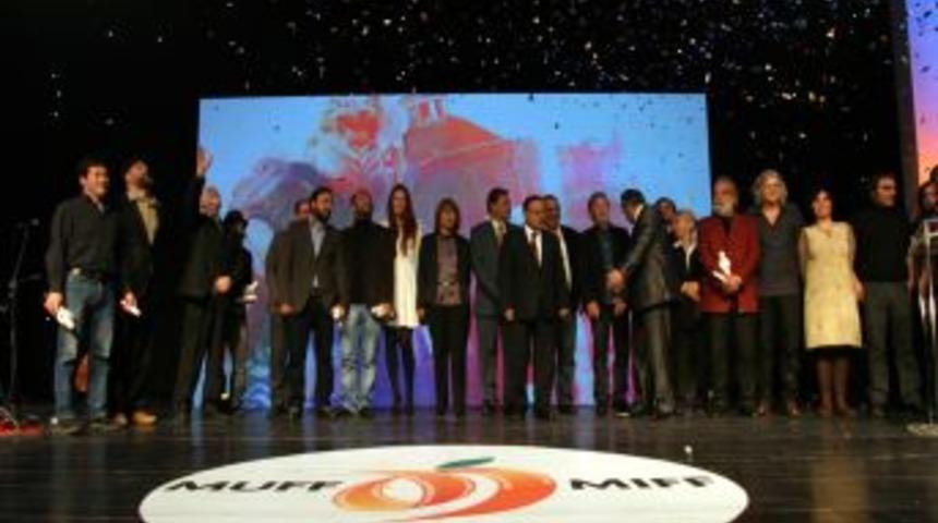 Kristal Kayısı, 'Gelecek Uzun S&uuml;rer' filminin oldu