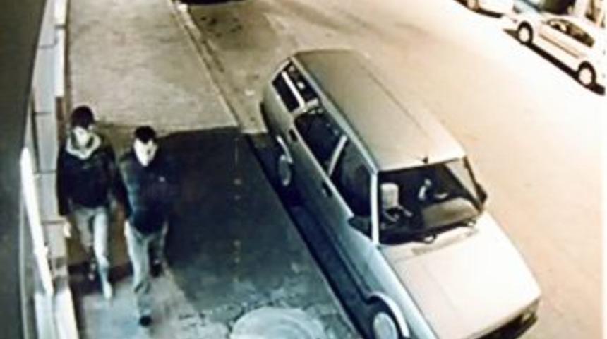 Bilgisayar ve televizyon hırsızları polisten ka&ccedil;amadı