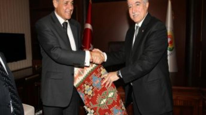 Tunus B&uuml;y&uuml;kel&ccedil;isi Rhouma, Aldırmaz'ı ziyaret etti