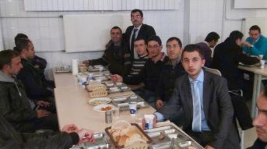 Ardahan Eğitimciler Derneği, &ouml;ğretmenleri unutmadı