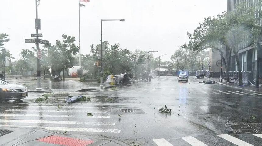 ABD'de Isaias Kasırgası nedeniyle 2 kişi &ouml;ld&uuml;, 800 binden fazla kişi elektriksiz kaldı