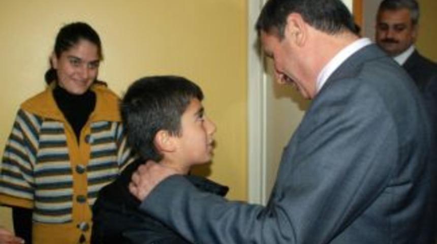 Tokatlı, depremzedelere kucak a&ccedil;tı