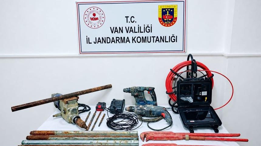 Van'da ka&ccedil;ak kazı yapanlar su&ccedil;&uuml;st&uuml; yakalandı