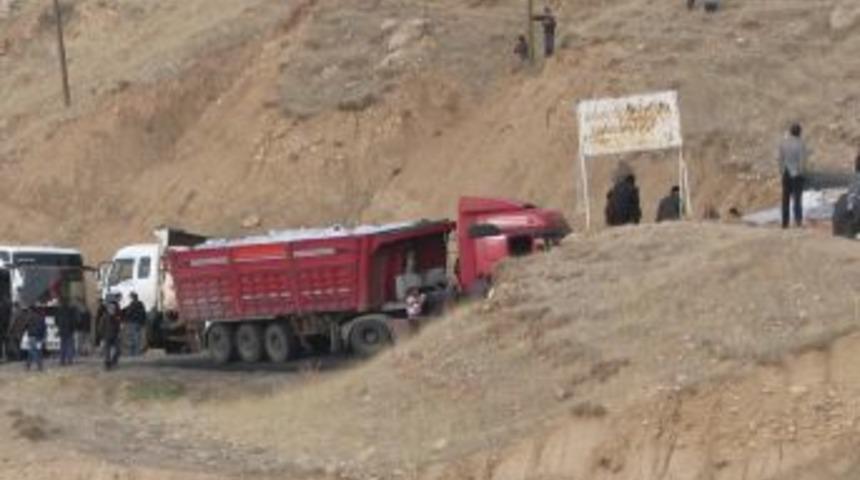 Şırnak-Cizre karayolu&rsquo;nda 10 km&rsquo;lik kuyruk