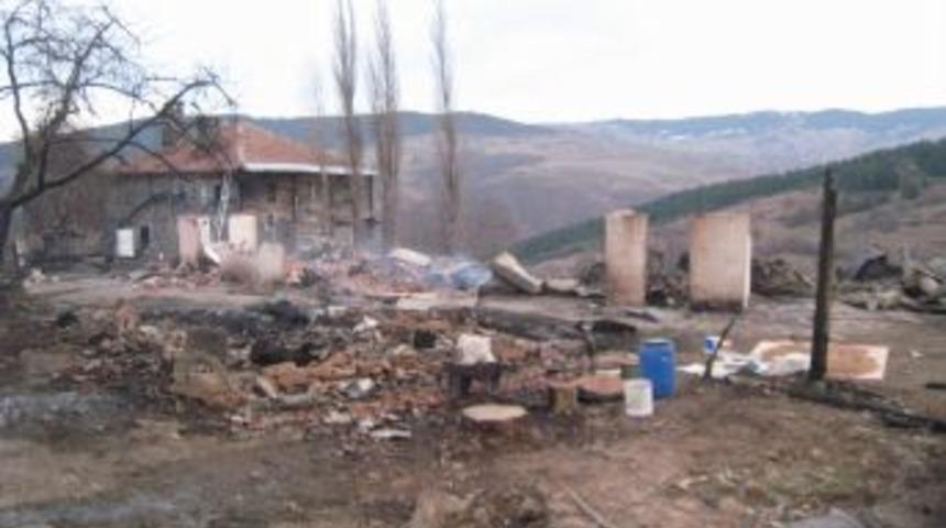 Sinop Kızılayı'ndan yangın b&ouml;lgesine yardım eli