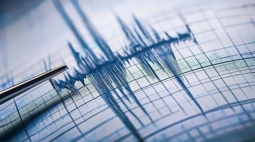 Yalova'da 3.5 b&uuml;y&uuml;kl&uuml;ğ&uuml;nde deprem! İstanbul'da da hissedildi: "&Ouml;nc&uuml; bir deprem değil"