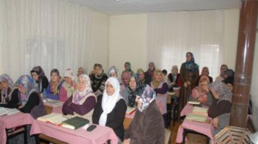 Ev hanımları cenaze yıkamayı &ouml;ğreniyor