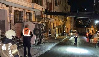 Yer: İstanbul! Panelvan apartman boşluğuna d&uuml;şt&uuml;