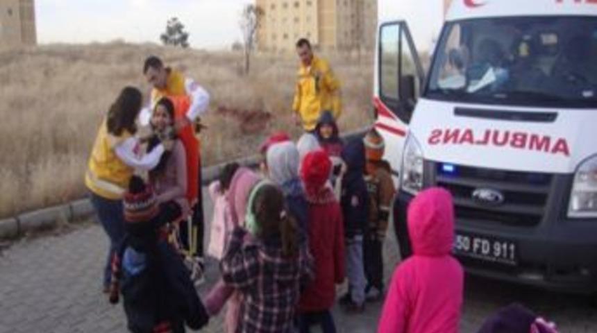 Anaokulu &ouml;ğrencilerine 112 tanıtıldı