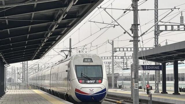 Çerkezköy-Kapıkule Hızlı Demiryolu Hattı'nda seferler başladı
