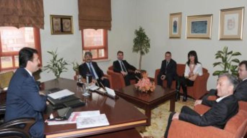 Hak ve &Ouml;zg&uuml;rl&uuml;kler Hareketi'nden Başkan D&uuml;ndar'a teşekk&uuml;r