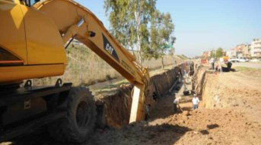 Yeni Fo&ccedil;a'da dere taşkınları dizginleniyor
