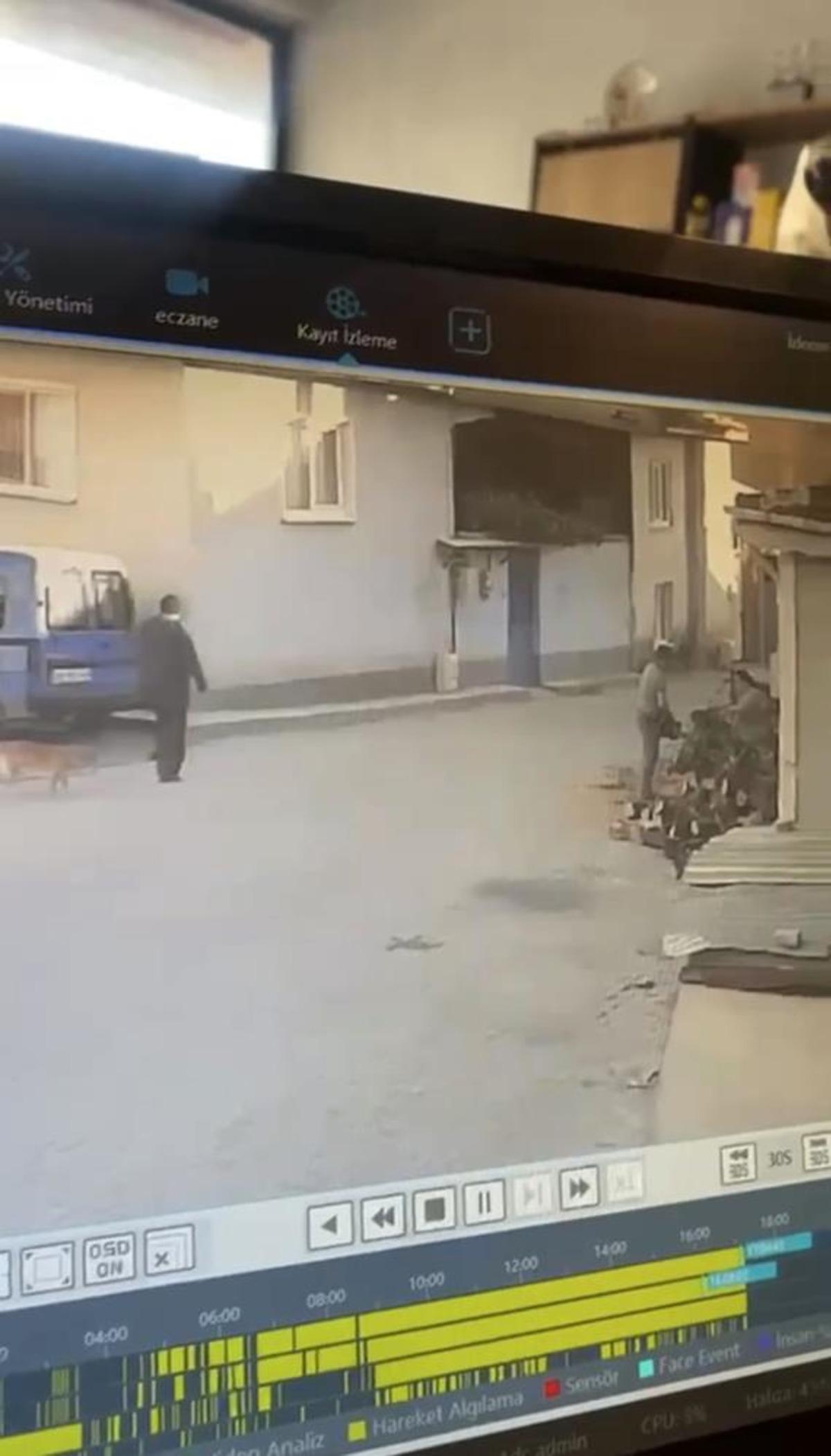 Kadının motorlu testere ile yaşlı adamı korkuttuğu anlar kamerada 1